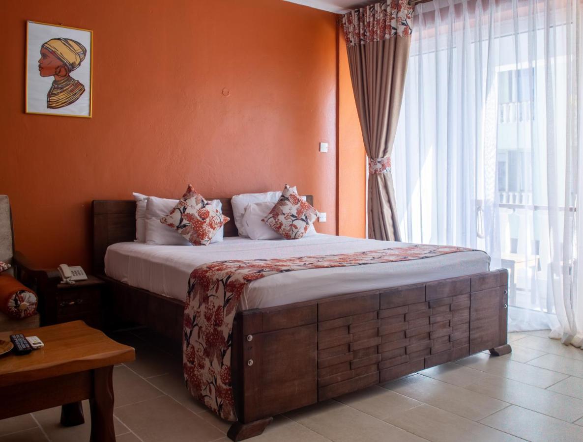 Cowrie Shell Beach Apartments Official Bamburi Exteriér fotografie
