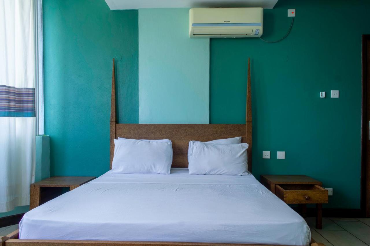 Cowrie Shell Beach Apartments Official Bamburi Exteriér fotografie