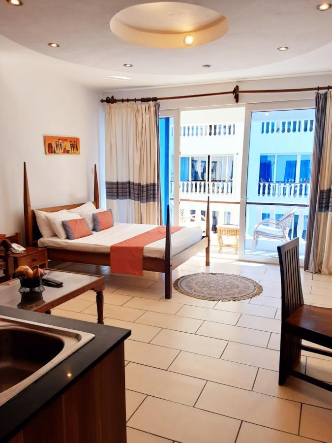 Cowrie Shell Beach Apartments Official Bamburi Exteriér fotografie