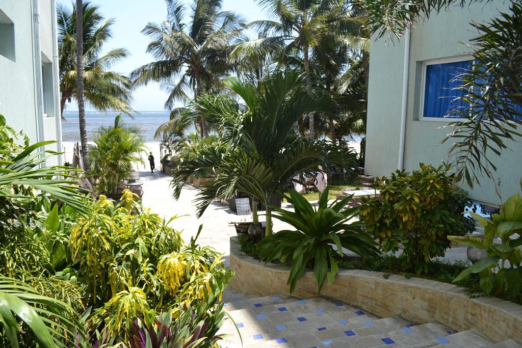 Cowrie Shell Beach Apartments Official Bamburi Exteriér fotografie