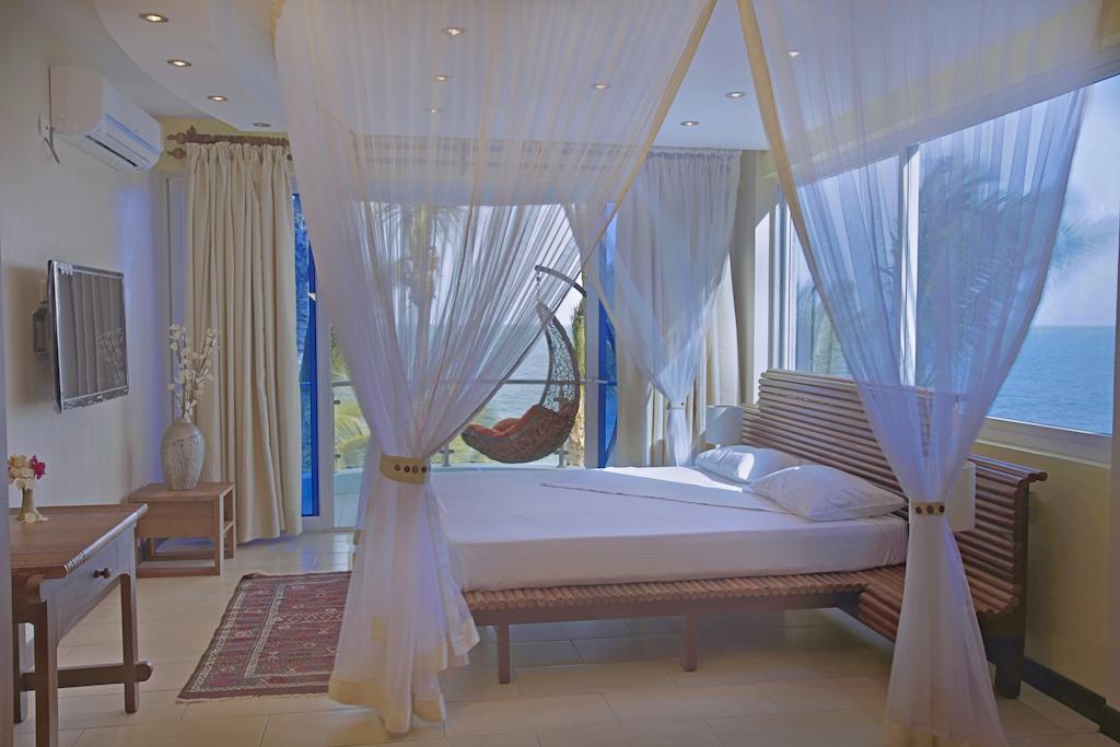 Cowrie Shell Beach Apartments Official Bamburi Exteriér fotografie