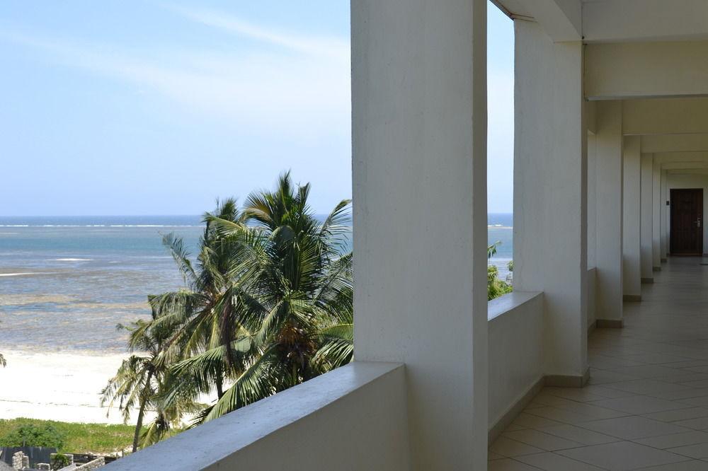 Cowrie Shell Beach Apartments Official Bamburi Exteriér fotografie