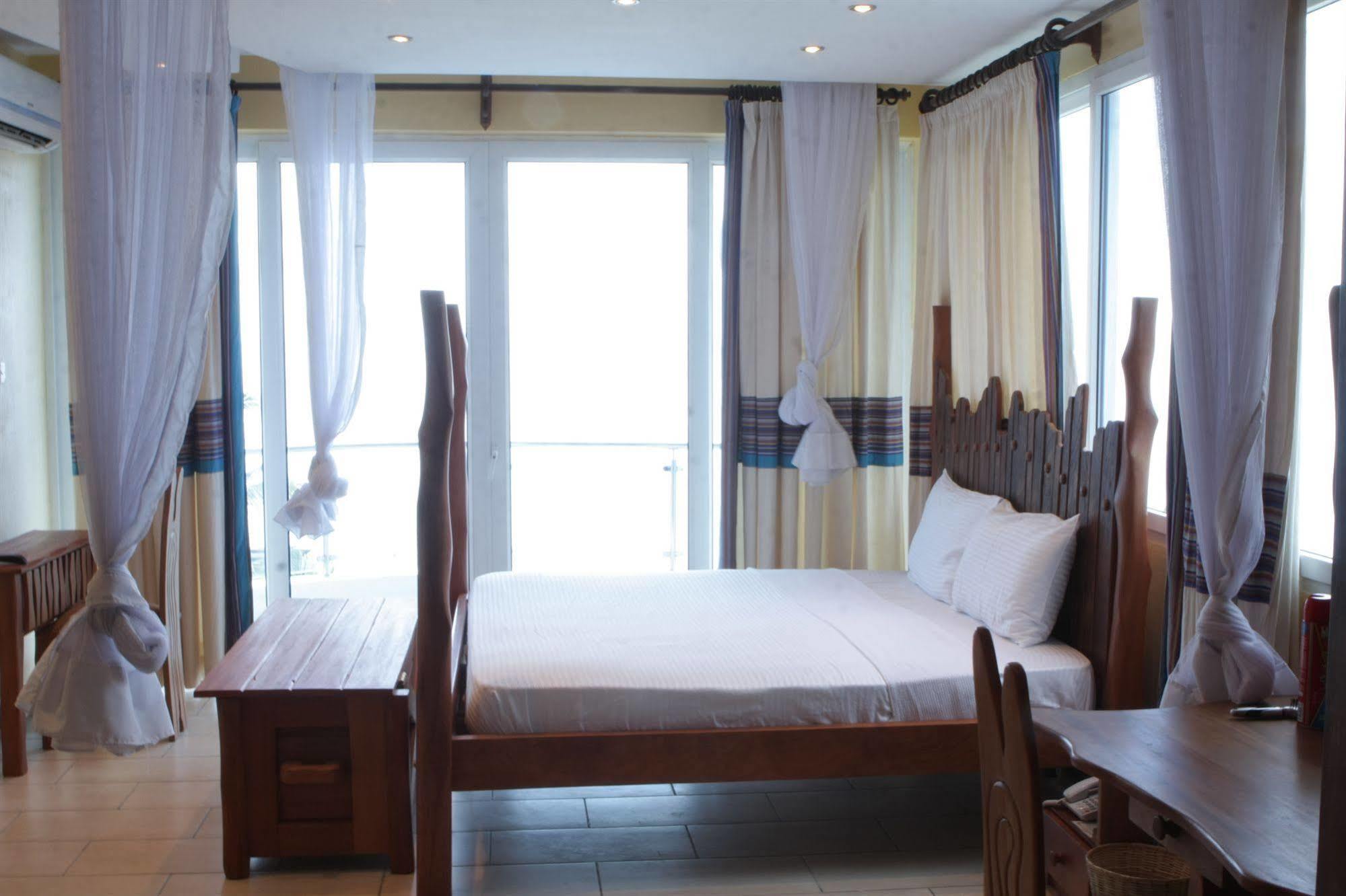 Cowrie Shell Beach Apartments Official Bamburi Exteriér fotografie