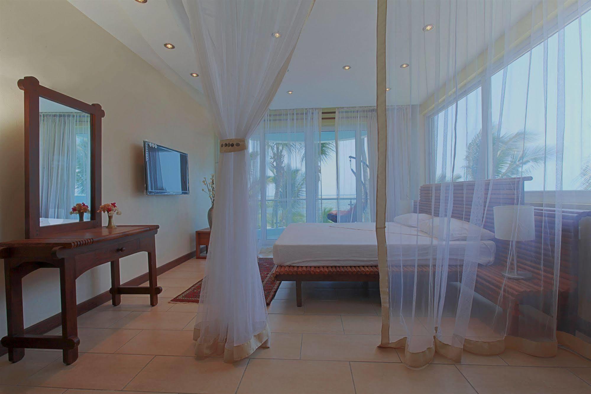 Cowrie Shell Beach Apartments Official Bamburi Exteriér fotografie