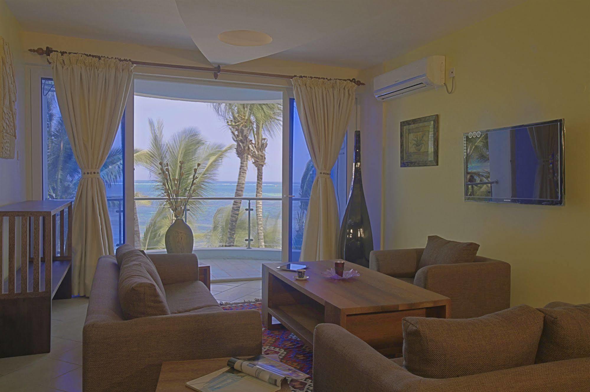 Cowrie Shell Beach Apartments Official Bamburi Exteriér fotografie
